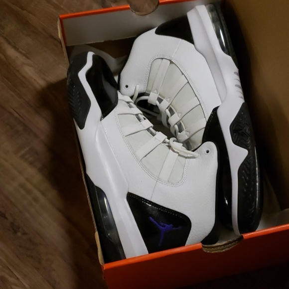 Jordan - Picture 2 of 2